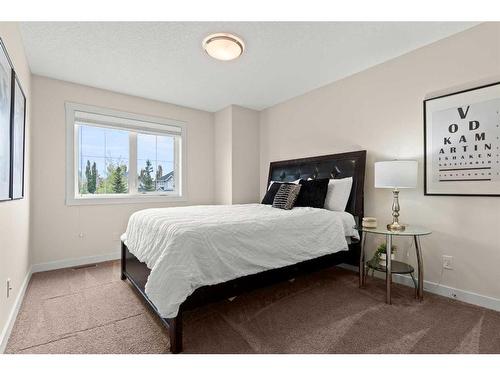 43 Elgin Estates Green Se, Calgary, AB - Indoor Photo Showing Bedroom