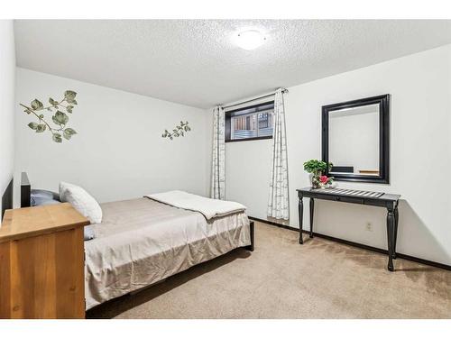 119 Chapalina Mews Se, Calgary, AB - Indoor Photo Showing Bedroom