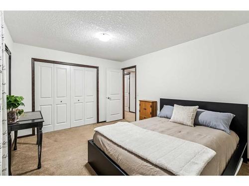 119 Chapalina Mews Se, Calgary, AB - Indoor Photo Showing Bedroom