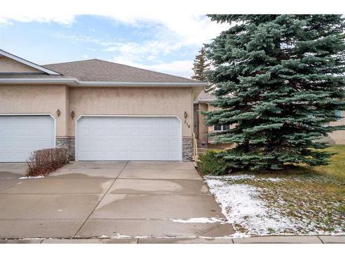 216 Sierra Morena Green Sw, Calgary, AB - Outdoor