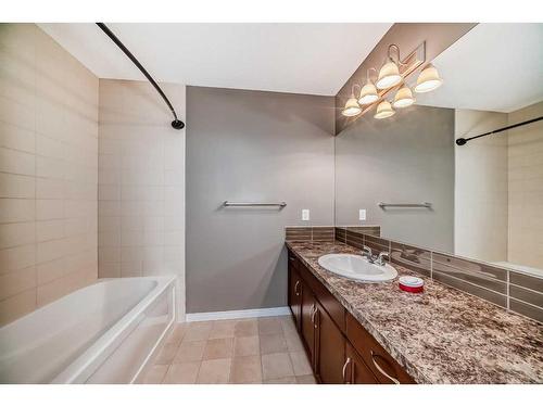 10582 Cityscape Drive Ne, Calgary, AB - Indoor Photo Showing Bathroom