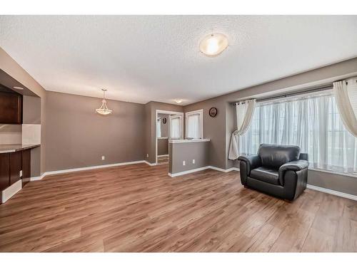 10582 Cityscape Drive Ne, Calgary, AB - Indoor Photo Showing Living Room