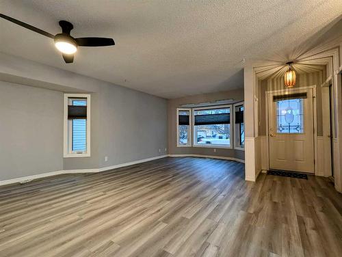 5411 Silverthorn Road, Olds, AB - Indoor Photo Showing Other Room