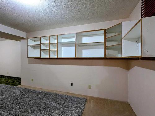 5411 Silverthorn Road, Olds, AB - Indoor Photo Showing Other Room