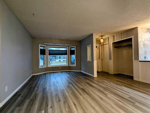 5411 Silverthorn Road, Olds, AB - Indoor Photo Showing Other Room