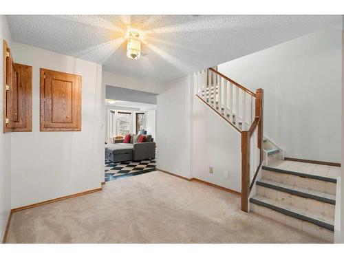 669 Hawkwood Boulevard Nw, Calgary, AB - Indoor Photo Showing Other Room