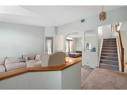 669 Hawkwood Boulevard Nw, Calgary, AB - Indoor