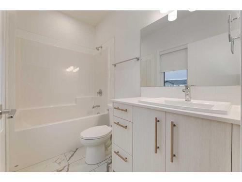 205-6 Merganser Drive West, Chestermere, AB - Indoor Photo Showing Bathroom