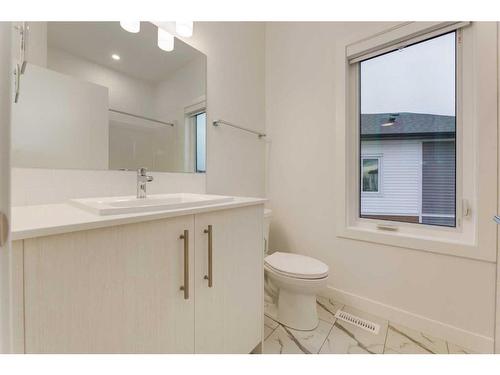 205-6 Merganser Drive West, Chestermere, AB - Indoor Photo Showing Bathroom