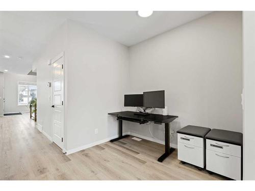 20 Royston Walk Nw, Calgary, AB - Indoor Photo Showing Other Room