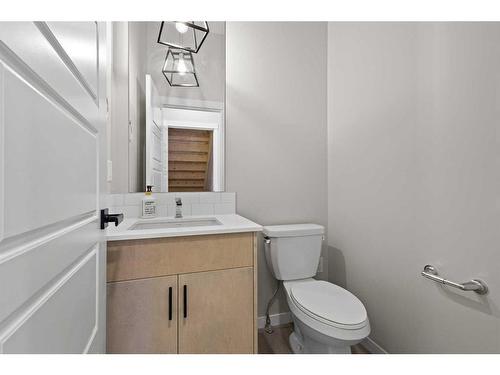 20 Royston Walk Nw, Calgary, AB - Indoor Photo Showing Bathroom