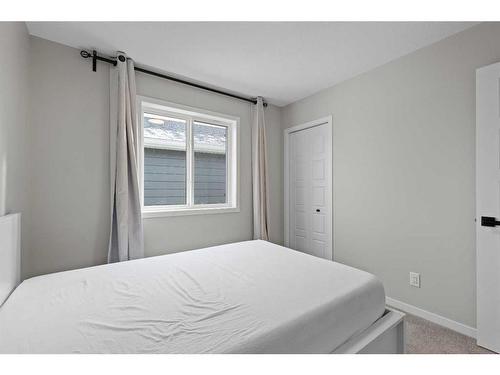 20 Royston Walk Nw, Calgary, AB - Indoor Photo Showing Bedroom