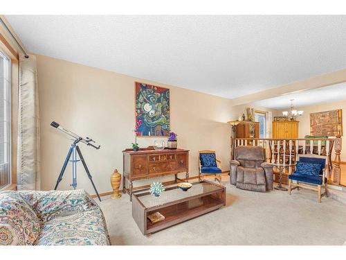 15 Deermont Road Se, Calgary, AB - Indoor Photo Showing Living Room