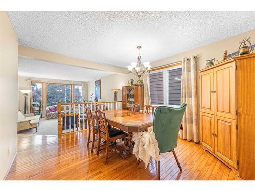 15 Deermont Road Se, Calgary, AB - Indoor Photo Showing Dining Room