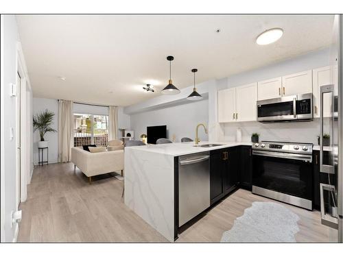 8114-70 Panamount Drive Nw, Calgary, AB - Indoor Photo Showing Kitchen