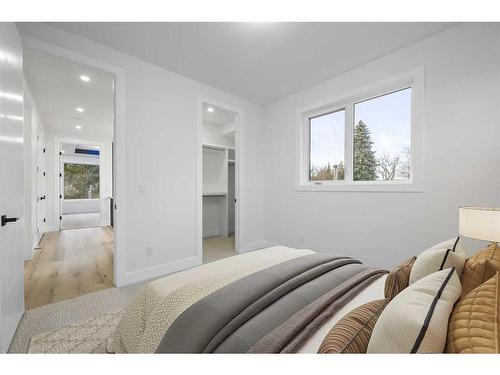 109 Hartford Road Nw, Calgary, AB - Indoor Photo Showing Bedroom