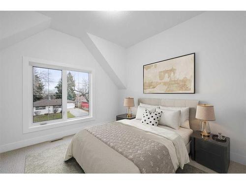 109 Hartford Road Nw, Calgary, AB - Indoor Photo Showing Bedroom