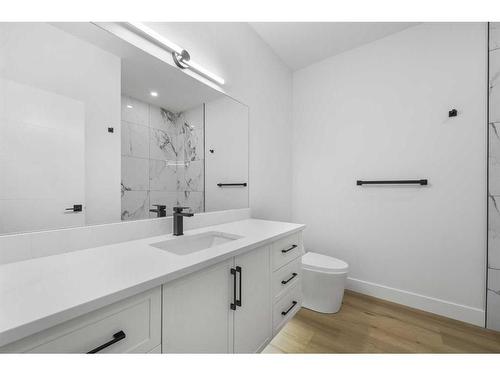 109 Hartford Road Nw, Calgary, AB - Indoor Photo Showing Bathroom