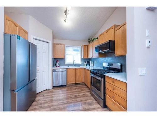 212 Taradale Drive Ne, Calgary, AB - Indoor Photo Showing Kitchen