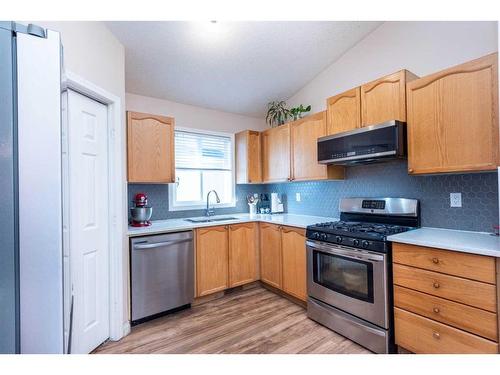 212 Taradale Drive Ne, Calgary, AB - Indoor Photo Showing Kitchen