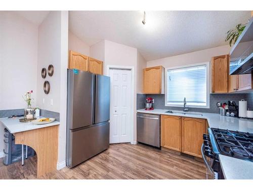 212 Taradale Drive Ne, Calgary, AB - Indoor Photo Showing Kitchen