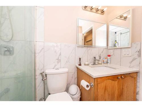 212 Taradale Drive Ne, Calgary, AB - Indoor Photo Showing Bathroom