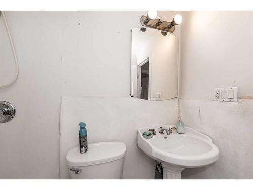 212 Taradale Drive Ne, Calgary, AB - Indoor Photo Showing Bathroom