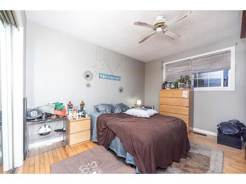 360 Abinger Crescent Ne, Calgary, AB - Indoor Photo Showing Bedroom