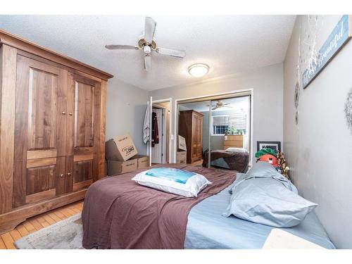 360 Abinger Crescent Ne, Calgary, AB - Indoor Photo Showing Bedroom