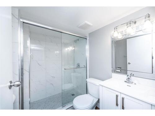 360 Abinger Crescent Ne, Calgary, AB - Indoor Photo Showing Bathroom