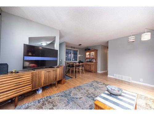 360 Abinger Crescent Ne, Calgary, AB - Indoor