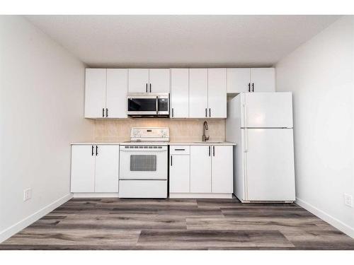 12739 Coventry Hills Way Ne, Calgary, AB - Indoor Photo Showing Kitchen