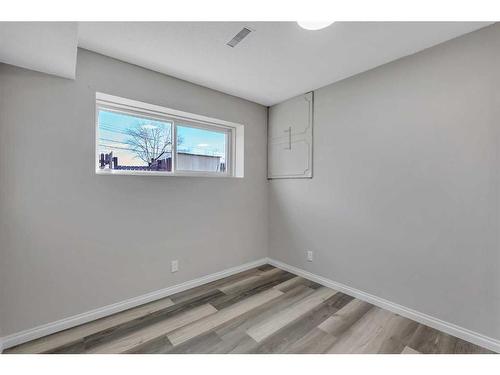 1526 And 1528 35 Street Se, Calgary, AB - Indoor Photo Showing Other Room