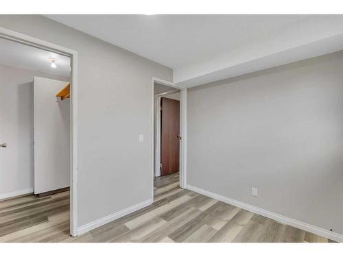 1526 And 1528 35 Street Se, Calgary, AB - Indoor Photo Showing Other Room