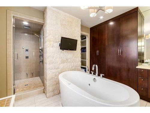 2329 6 Avenue Nw, Calgary, AB - Indoor Photo Showing Bathroom