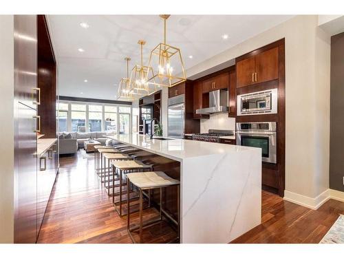 2329 6 Avenue Nw, Calgary, AB - Indoor Photo Showing Kitchen With Upgraded Kitchen