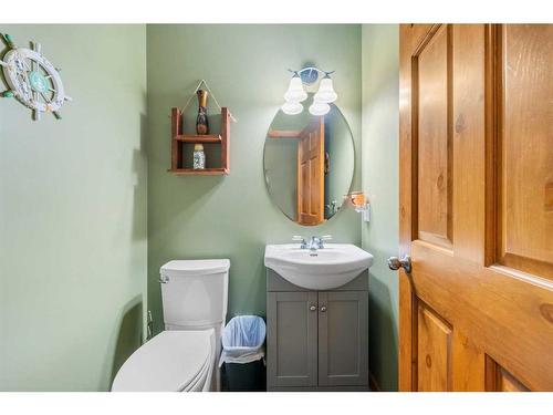 36 Brightonstone Gardens Se, Calgary, AB - Indoor Photo Showing Bathroom