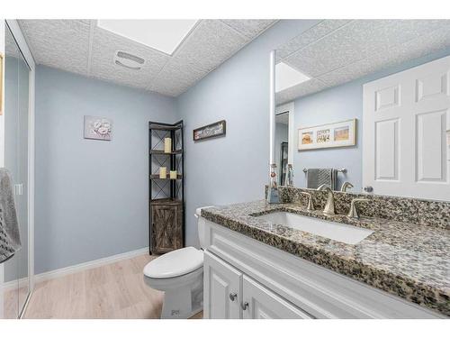 36 Brightonstone Gardens Se, Calgary, AB - Indoor Photo Showing Bathroom