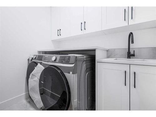 4516 87Avenue Ne Avenue Ne, Calgary, AB - Indoor Photo Showing Laundry Room