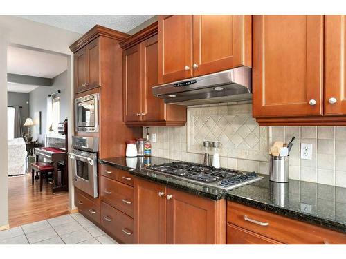 12 Arbour Glen Green Nw, Calgary, AB - Indoor Photo Showing Kitchen