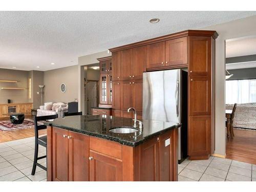 12 Arbour Glen Green Nw, Calgary, AB - Indoor Photo Showing Kitchen