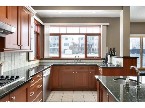 12 Arbour Glen Green Nw, Calgary, AB - Indoor Photo Showing Kitchen