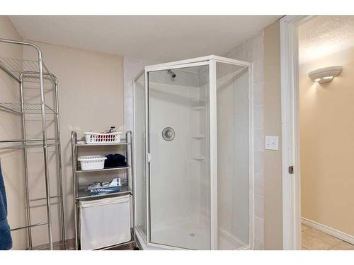 12 Arbour Glen Green Nw, Calgary, AB - Indoor Photo Showing Bathroom