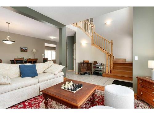 12 Arbour Glen Green Nw, Calgary, AB - Indoor Photo Showing Living Room