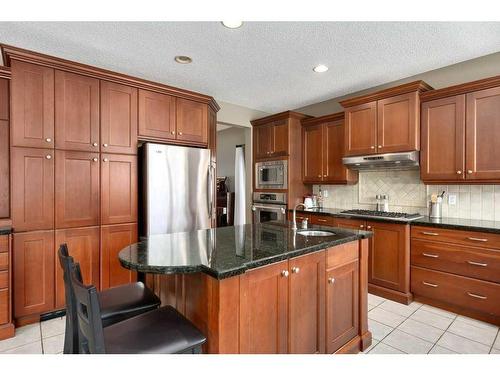 12 Arbour Glen Green Nw, Calgary, AB - Indoor Photo Showing Kitchen