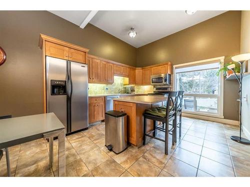 58 Brae Glen Lane Sw, Calgary, AB - Indoor Photo Showing Kitchen