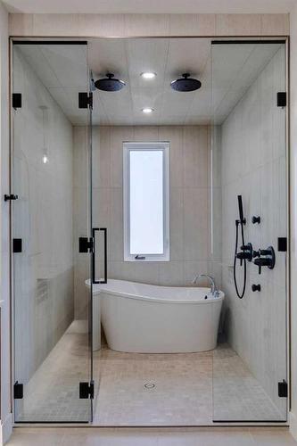 2309 21 Avenue Sw, Calgary, AB - Indoor Photo Showing Bathroom