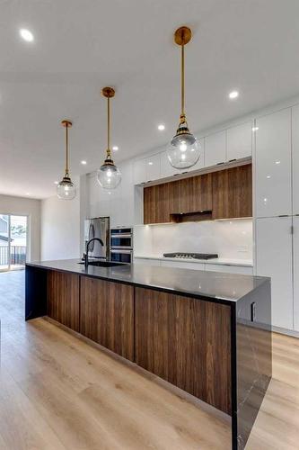 2309 21 Avenue Sw, Calgary, AB - Indoor Photo Showing Kitchen