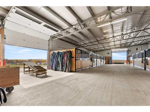 3245 Township Road 292, Rural Mountain View County, AB - Indoor Photo Showing Garage