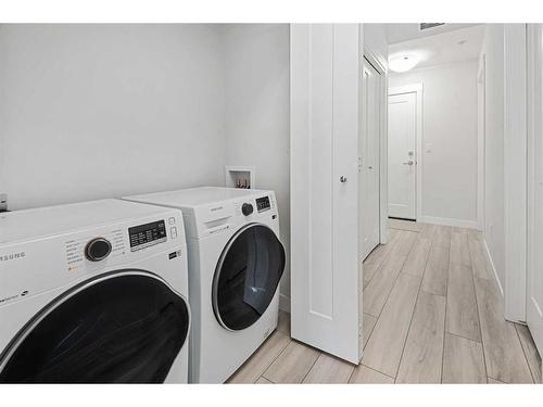 305-500 Auburn Meadows Common Se, Calgary, AB - Indoor Photo Showing Laundry Room